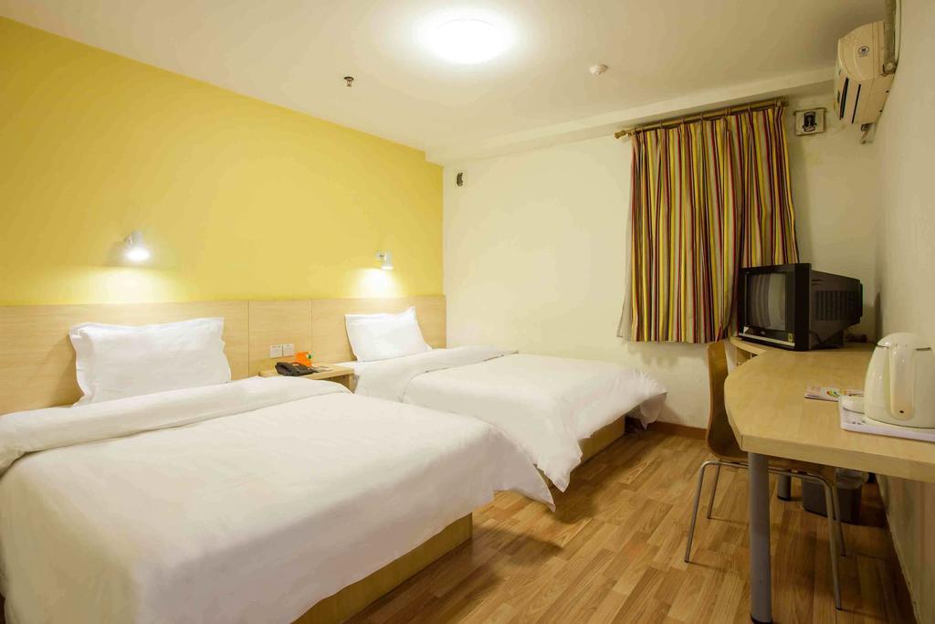 7Days Inn Heyuan Cultrual Palace Renren Le Bilik gambar