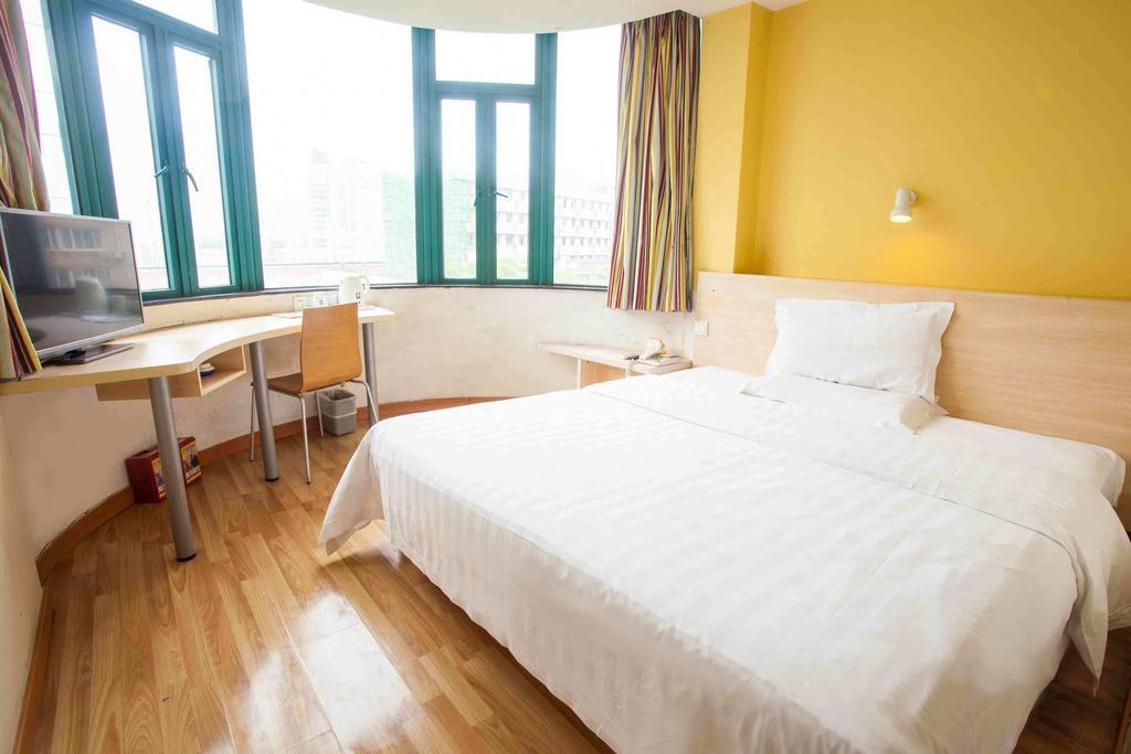 7Days Inn Heyuan Cultrual Palace Renren Le Bilik gambar